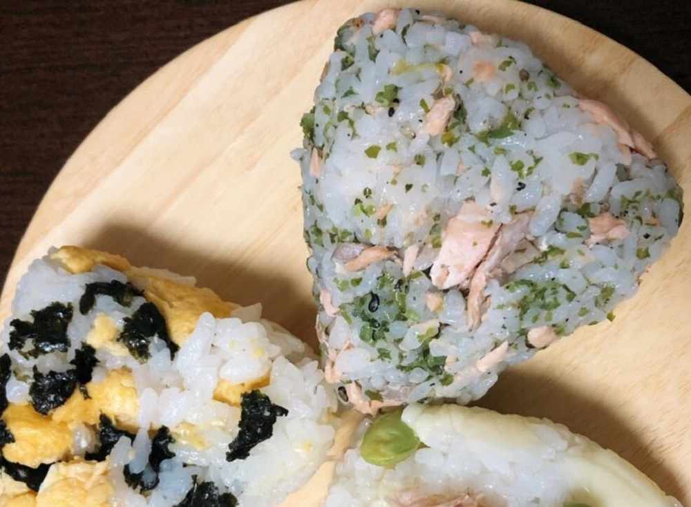 幼児のおやつ おにぎり
